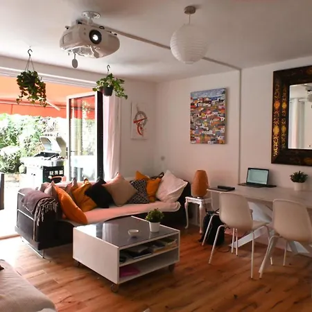 Вилла 3-Bed House With Amazing Garden Лондон Экстерьер фото