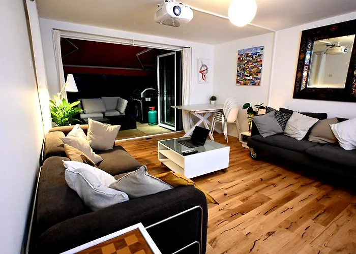 3-Bed House With Amazing Garden