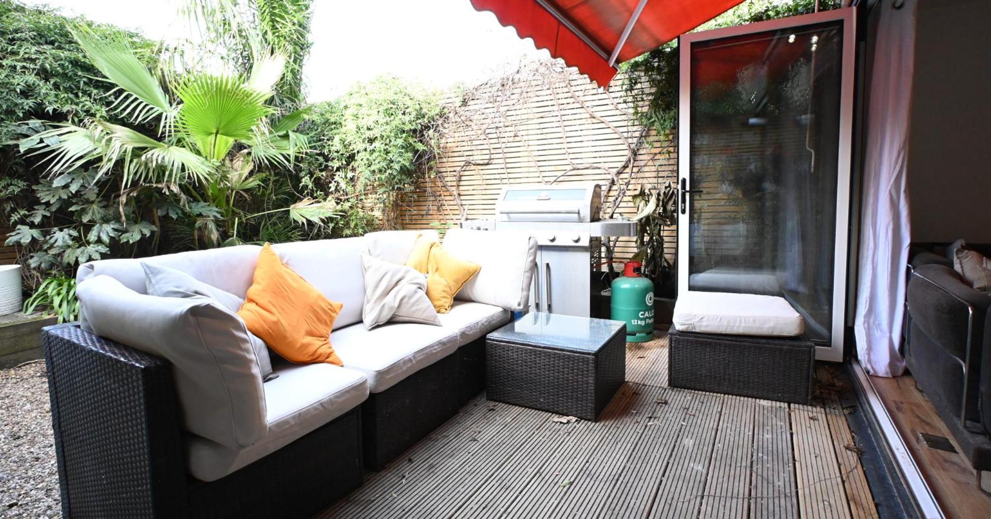 3-bed House With Amazing Garden Вилла