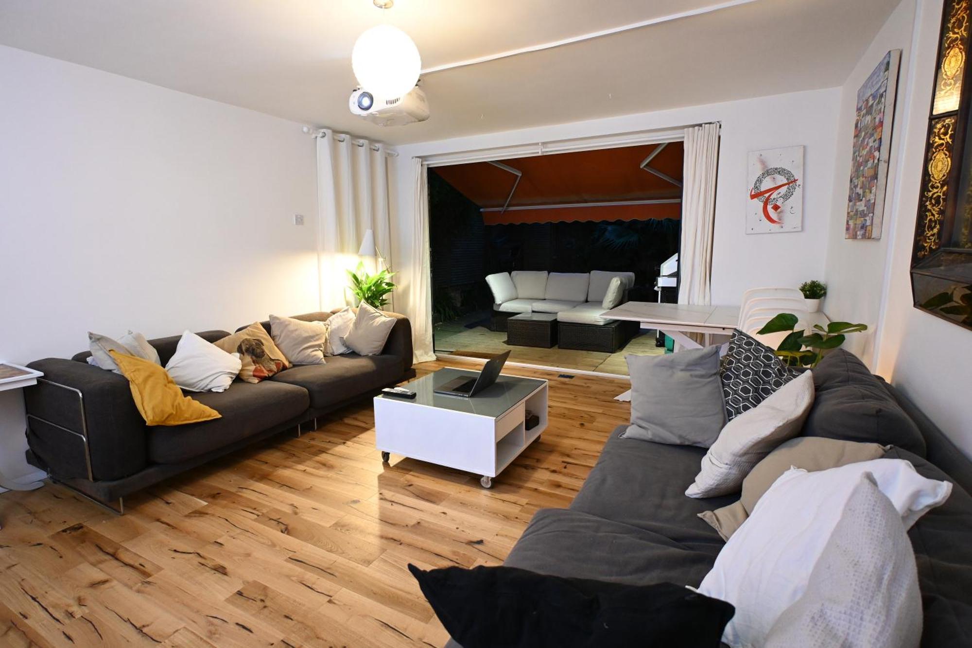 3-bed House With Amazing Garden Вилла *